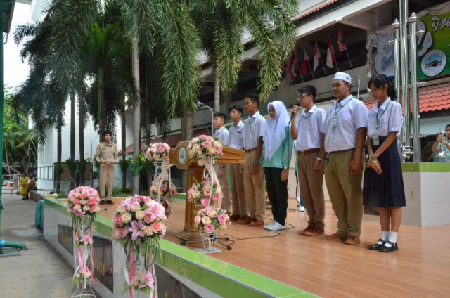 พิธีมอบเกียรติบัตร แก่ผู้บริจาคโต๊ะให้โรงอาหาร  24.05.59