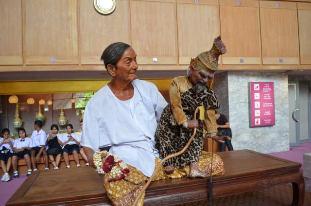 โครงการพัฒนาผู้เรียน สุขภาวะที่ดีและมีสุนทีรยภาพ กิจกรรมทัศนา ศิลปะ วัฒนธรรม ดนตรี นาฏศิลป์ ณ หอศิลป์ร่วมสมัยราชดำเนิน และศูนย์วัฒนธรรมแห่งชาติ โดย กลุ่มสาระการเรียนรู้ศิลปะ ปีการศึกษา 2559 17 07 59