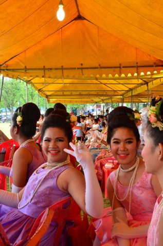 รำถวายพระพร งานเฉลิมพระเกียรติสมเด็จพระนางเจ้าฯ พระบรมราชินีนาถ เนื่องในโอกาสมหามงคลเฉลิมพระชนมพรรษา 7 รอบ 12 สิงหาคม 2559 10.08.59