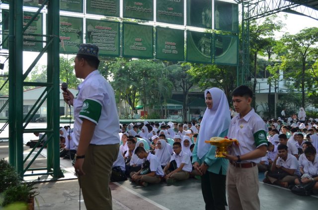 วันวานที่พากเพียร วันเกษียณที่ภาคภูมิ คุณครูพีระพนธ์ ชัยตรี และ คุณป้าศีริพร  อินรอด  ปีการศึกษา 2559  29.08.59