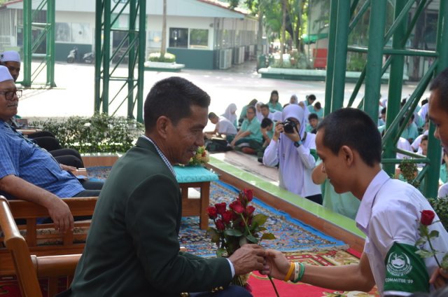 วันวานที่พากเพียร วันเกษียณที่ภาคภูมิ คุณครูพีระพนธ์ ชัยตรี และ คุณป้าศีริพร  อินรอด  ปีการศึกษา 2559  29.08.59