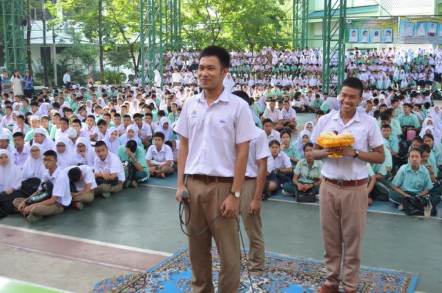 วันวานที่พากเพียร วันเกษียณที่ภาคภูมิ คุณครูพีระพนธ์ ชัยตรี และ คุณป้าศีริพร  อินรอด  ปีการศึกษา 2559  29.08.59