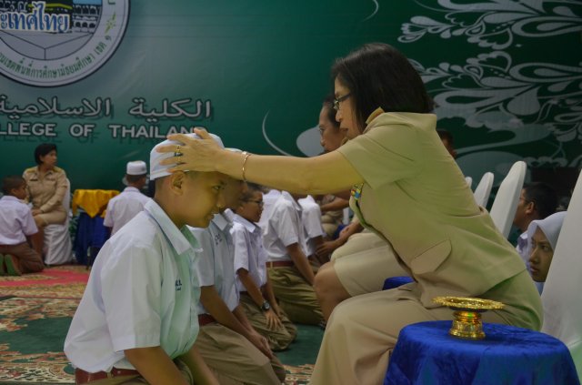 พิธีประดับเข็มเกียรติยศ ระดับมัธยมศึกษาปีที่ 4 ภาคเรียนที่ 2 ปีการศึกษา 2560  08.06.2560